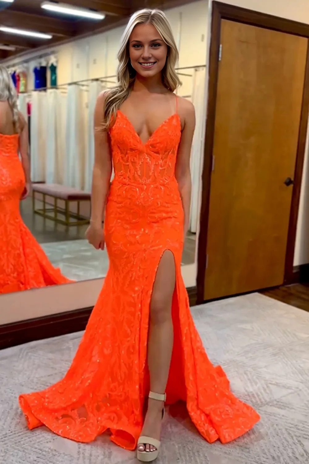 Vestido de fiesta largo con escote en V, precioso vestido de sirena brillante con tirantes finos y abertura